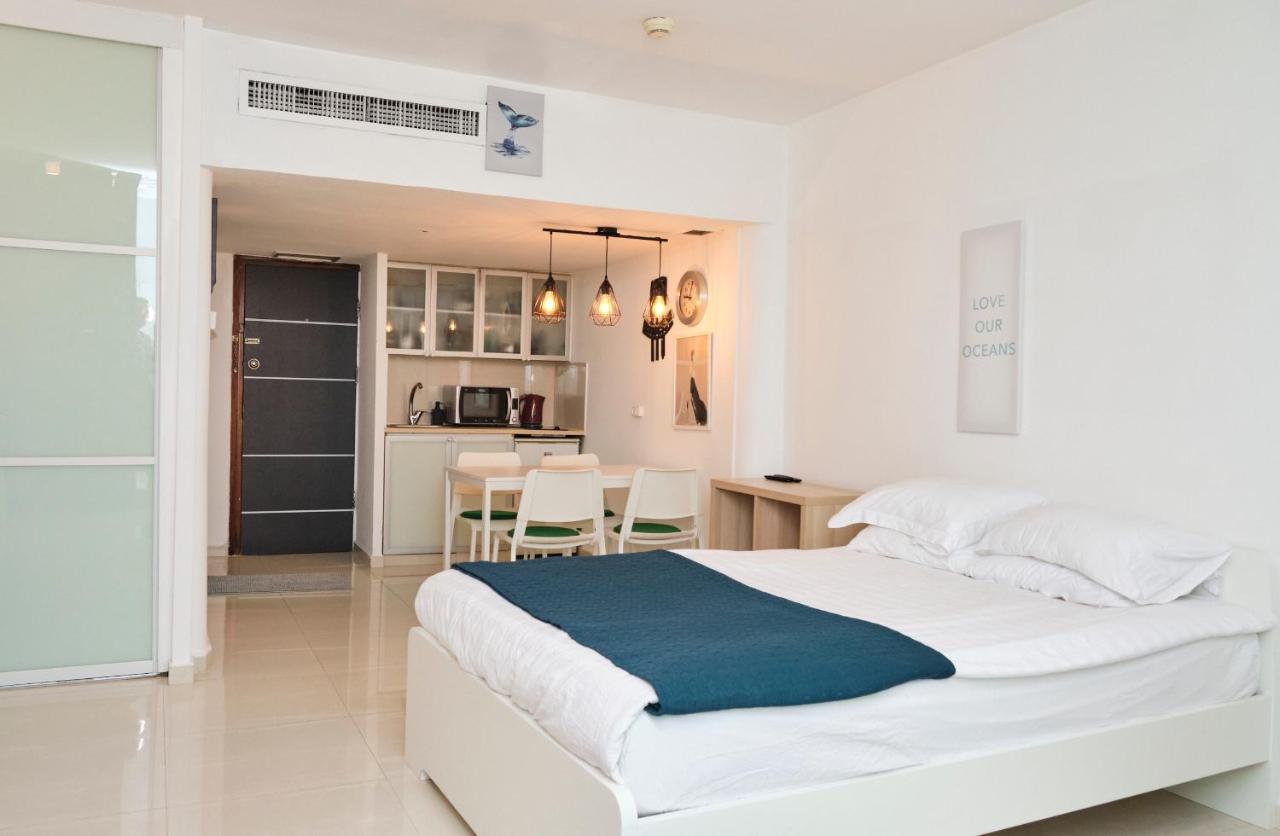 Апартаменты Sunny Sea View Studio Herzliya Экстерьер фото