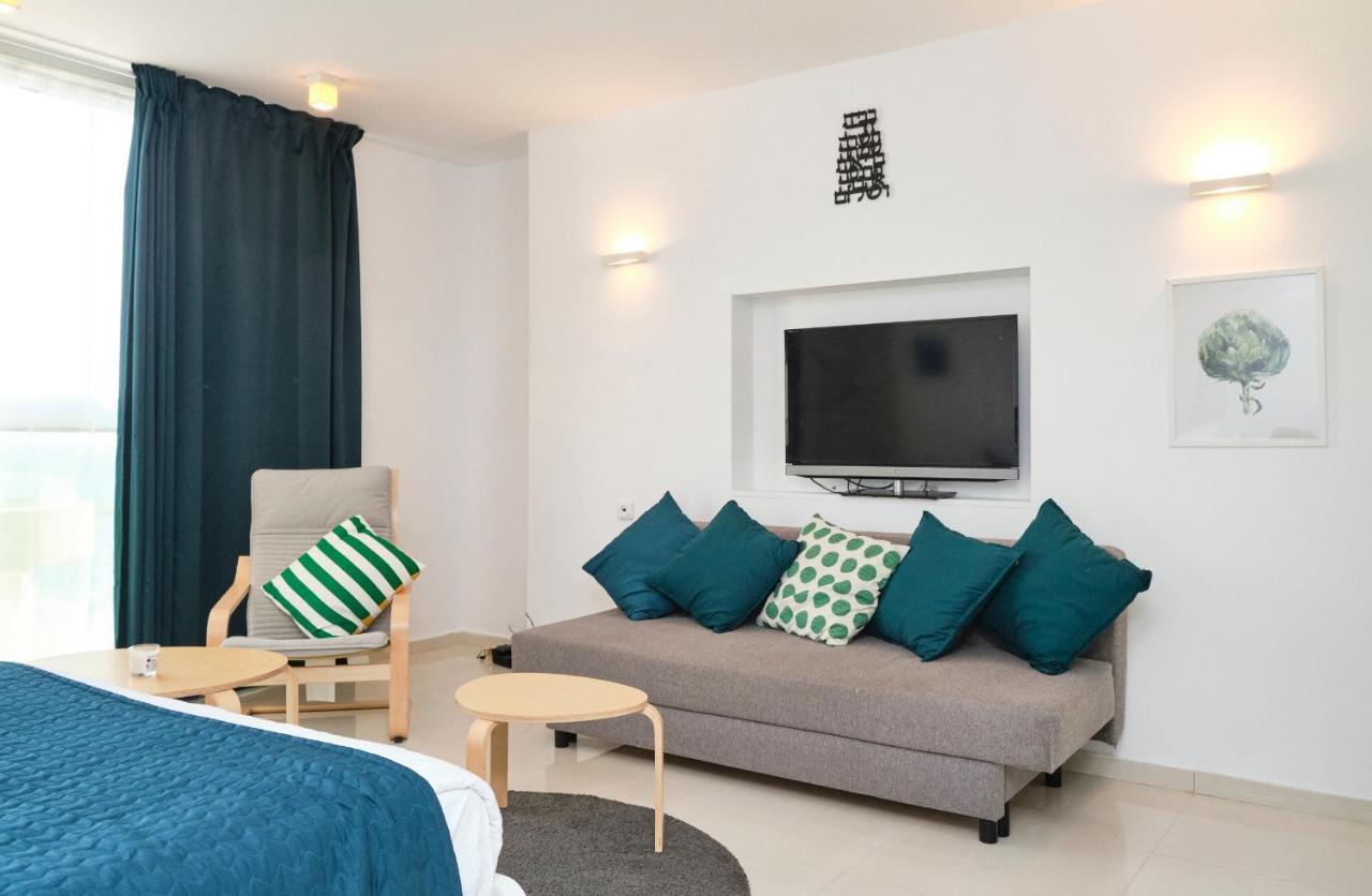 Апартаменты Sunny Sea View Studio Herzliya Экстерьер фото