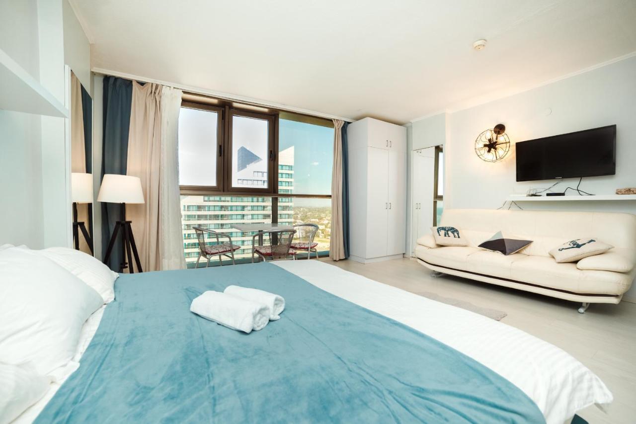Апартаменты Sunny Sea View Studio Herzliya Экстерьер фото